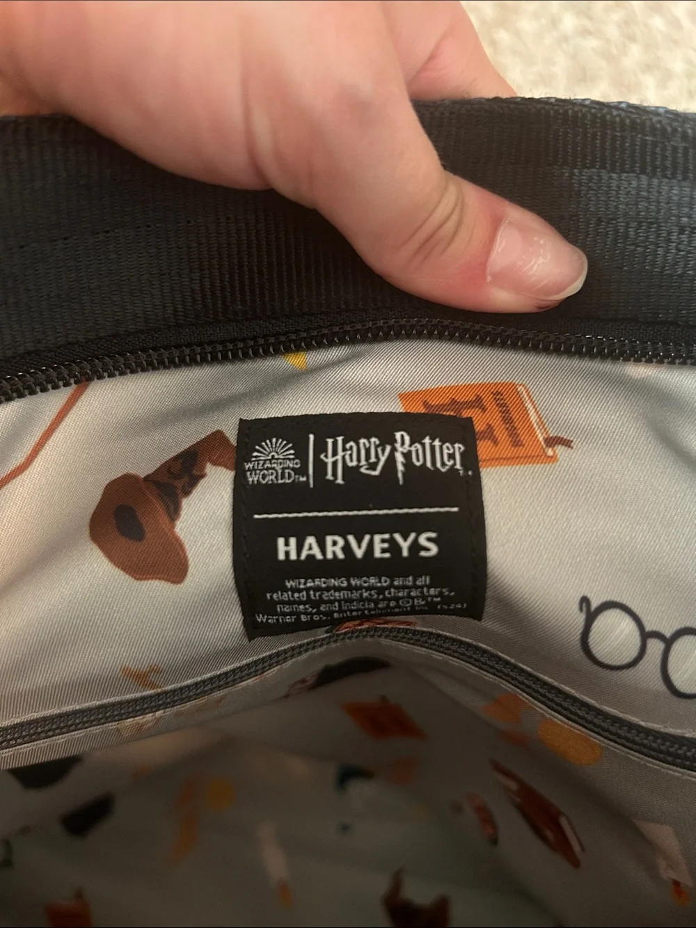 Harveys Harry Potter Graphic Tote - Picture 7 of 12